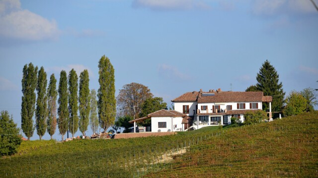 DRØMMEN OM EGEN VINGÅRD: I Piemonte ligger vingården Cascina Collina som Hilde og Svein kjøpte i 2014. Foto: Privat DRØMMEN OM EGEN VINGÅRD: I Piemonte ligger vingården Cascina Collina som Hilde og Svein kjøpte i 2014. Foto: Privat